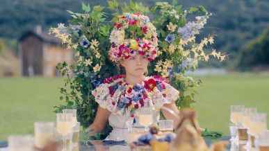 Midsommar movie flower crown
