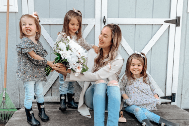 Mom with four three and flowers