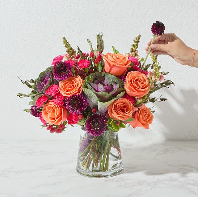 Mixed Bouquet of Roses, Hypericum & Snapdragons in Glass Vase - The ...