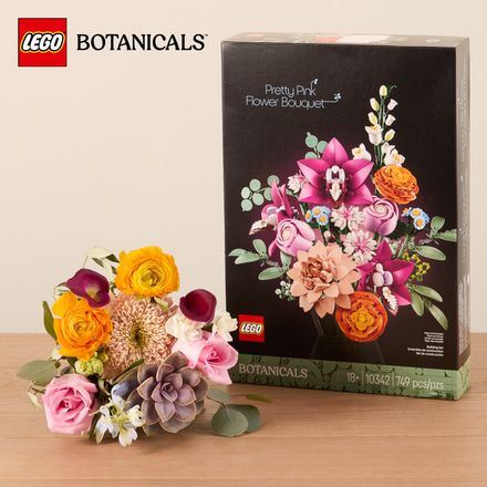 Image of LEGO® Botanicals Pretty Pink Flower Bouquet Gift Set