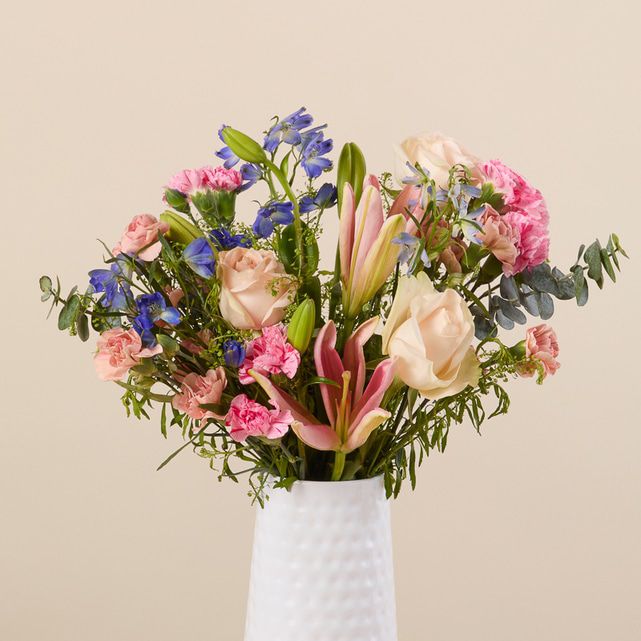 w.o.d. 廃盤 F.L.O.W.E.R.S Peace of Mind Bouquet - Standard from FTD | SendFlowers.io