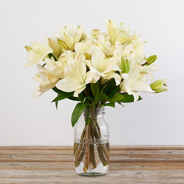 Mixed White Flowers Bouquet in Chino, CA